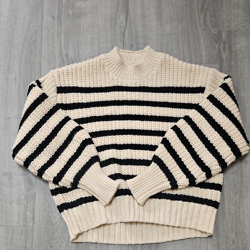 H&M Black and Cream Striped Sweater